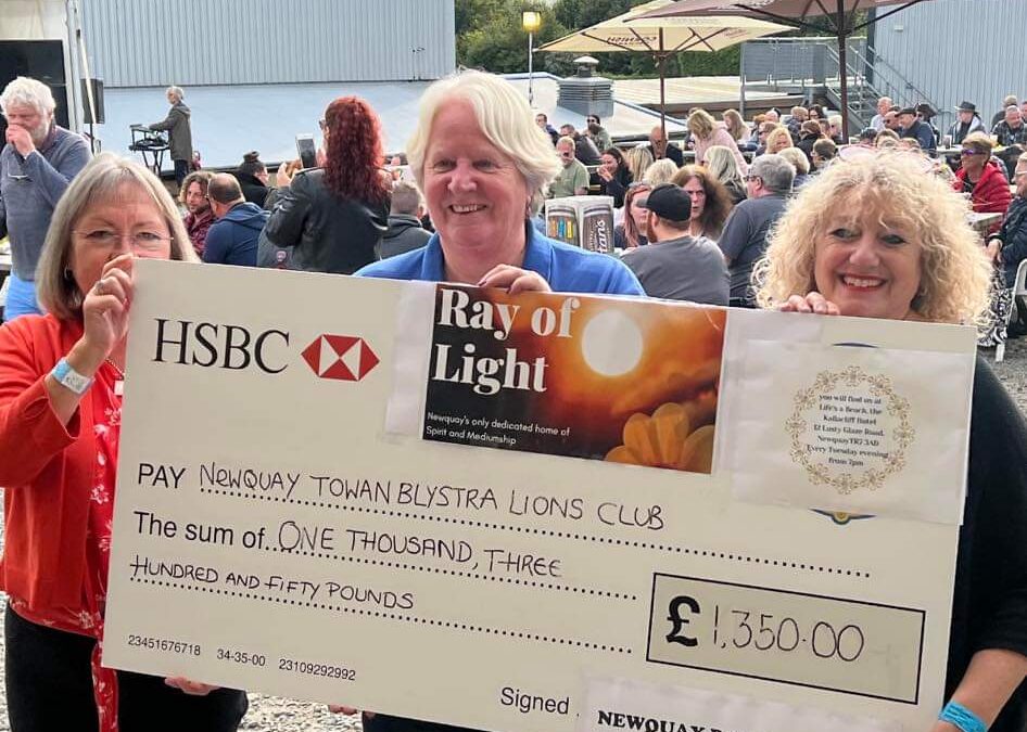 Donation to Towan Blystra Lions from Ray of Light Spiritualist