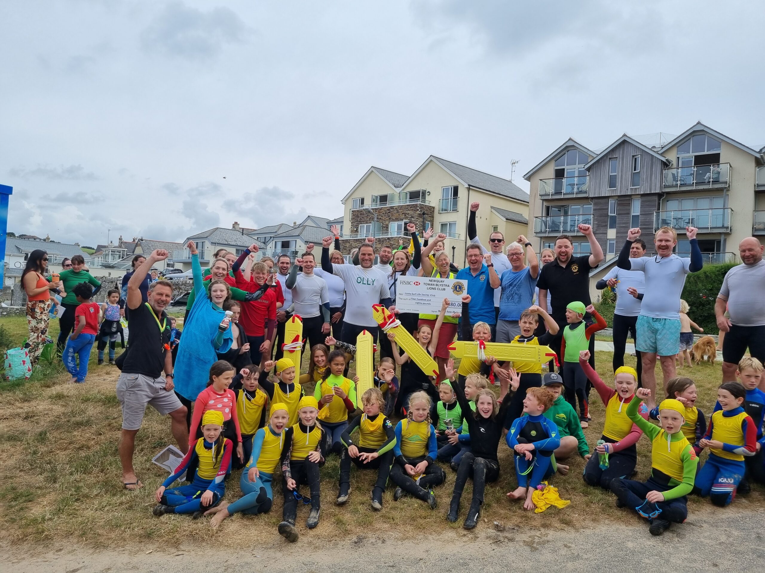 Towan Blystra Lions Make a Donation to Lusty Surf Life Saving Club