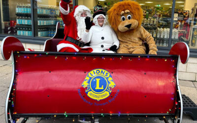 Lions Welcome Santa Back to Newquay